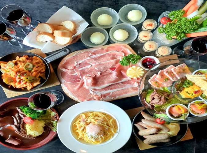 【忘新年会5,500円コース】2H飲放/料理12品/大満足のボリュームコース♪