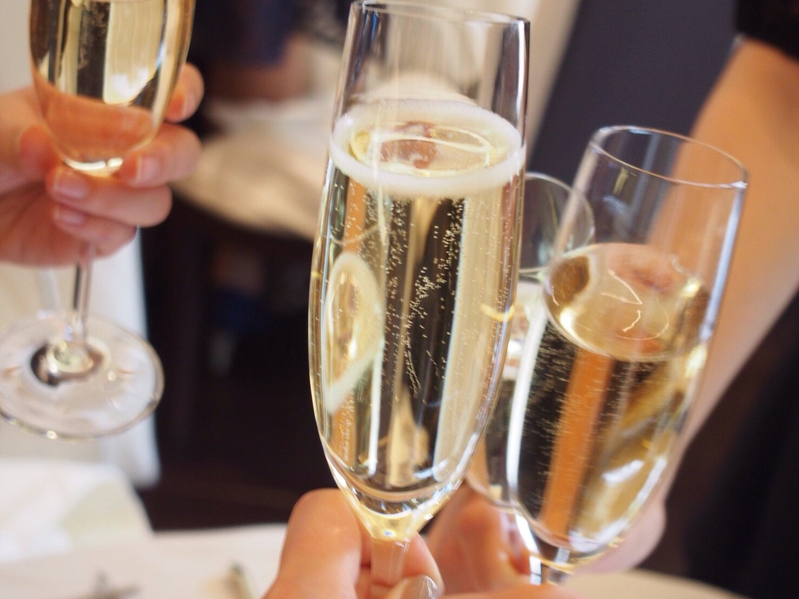 プレミアムプラン＜完全貸切3時間◆ 18名様～ご予約可＞お料理充実10品&飲み放題☆ 大好評ローストビーフは必食♪ 角ハイボール・スパークリングワインも飲み放題