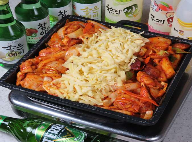 【3時間飲み放題】【メイン料理が２つ！！サムギョプサルと鍋と美味しいお酒！！】デラックスコース