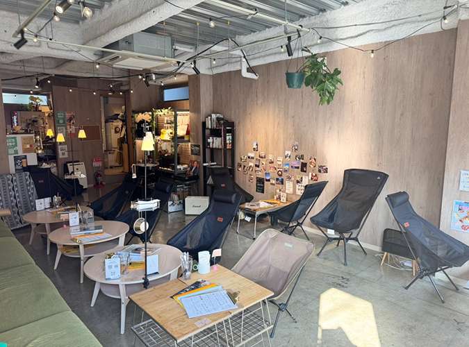 THE CAMPING LOUNGE WAITER-U