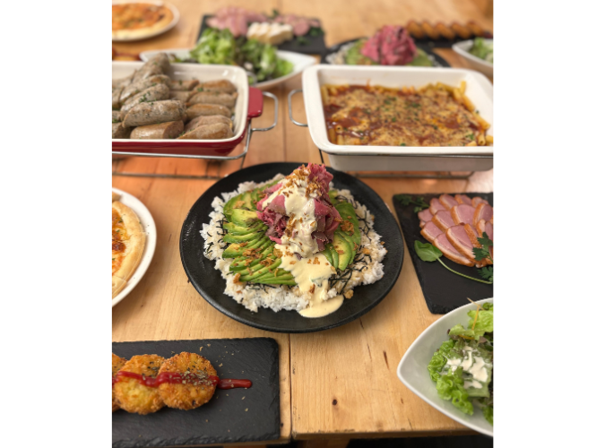 ★学生注目★¥1000割引学部生限定！！【ローストビーフ丼、グラタン付き!!】¥4000のコースが¥3000で提供します！