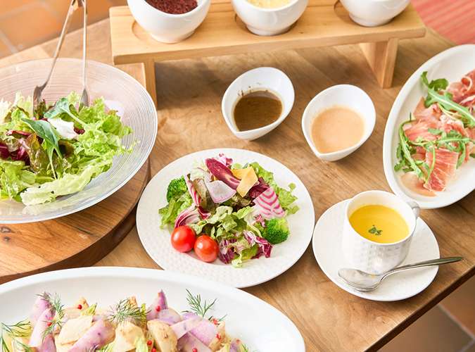 西麻布の隠れ家レストランでお肉料理とパスタ含む ブッフェor大皿コース