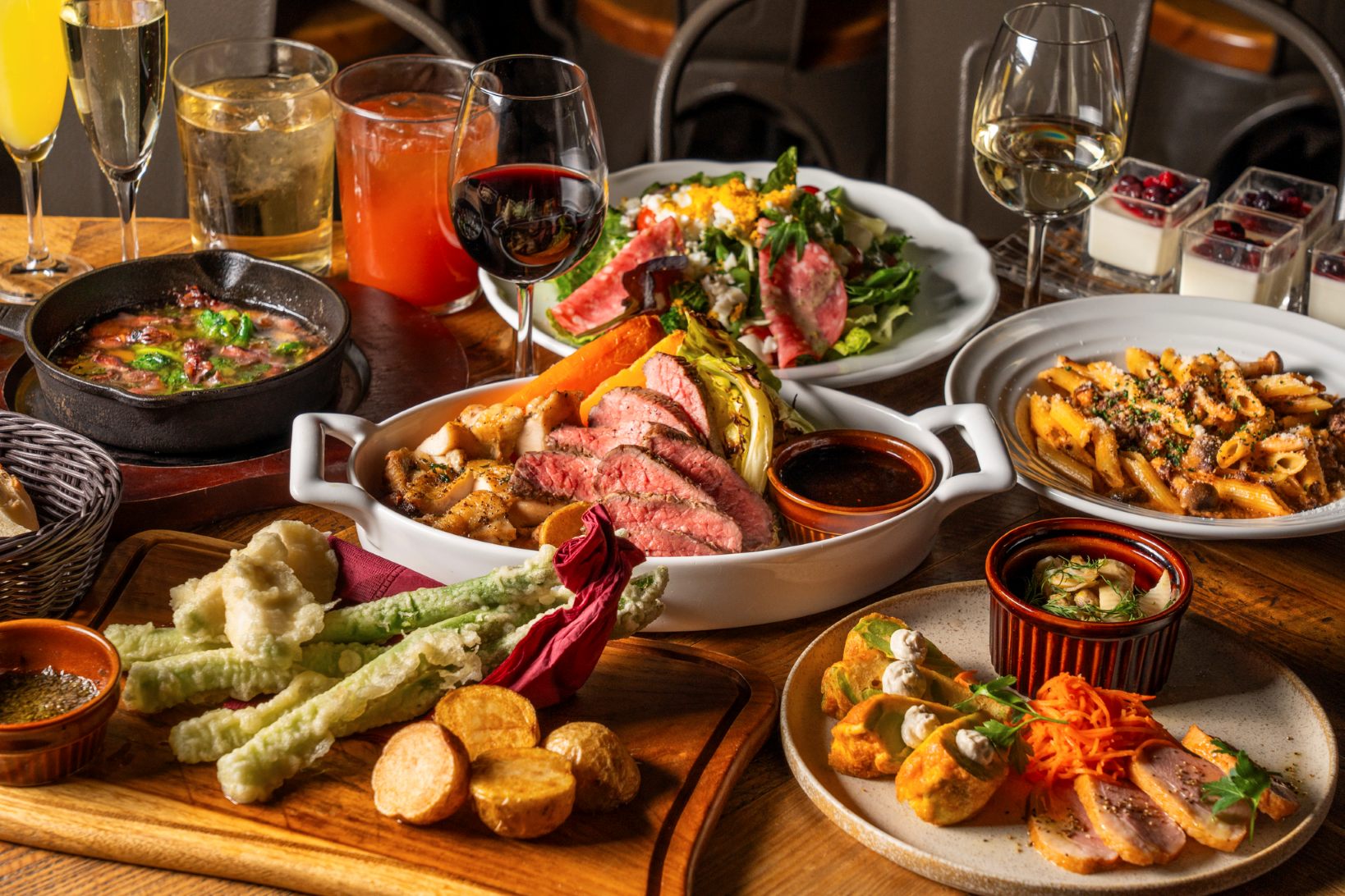 ちょっと贅沢なご宴会に！〈2時間プレミアム飲み放題〉ボトルワイン含め75種類以上のドリンク！氷温熟成牛とハーブチキンのグリルミストがメインの特別コース ～Luce～　6,500円