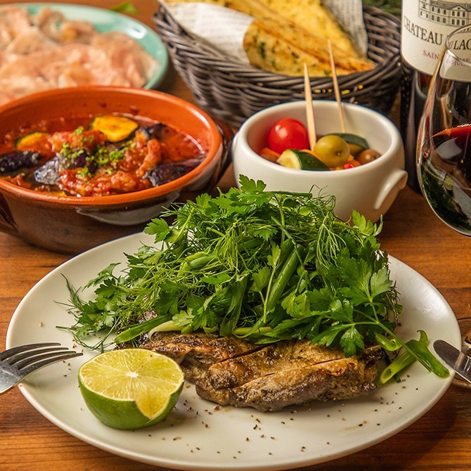 【12月】選べるグリル肉や馬肉のカルパッチョ、ポルチーニ茸の濃厚パルミジャーノリゾットなど全8品★グルメ堪能プラン『2時間飲み放題付き』