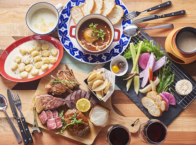 【スパーク含む飲み放題付】前菜は豪華サーモンや豚肩ロースハムの2種、メインも2品でボリューム満点♪