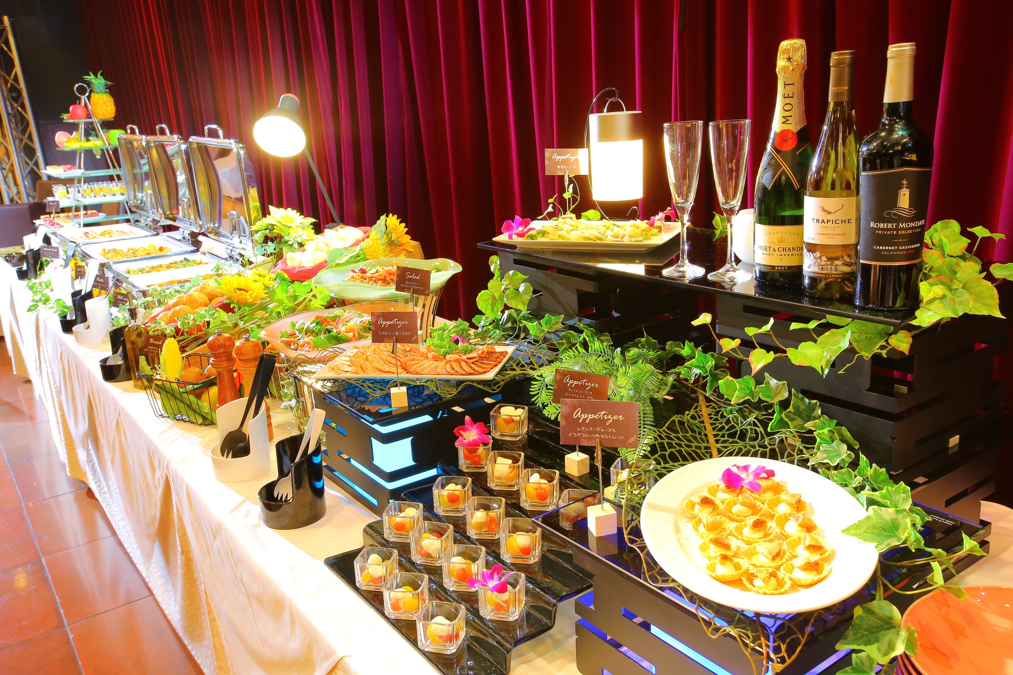 《18時～夜開催》歓送迎会～Wメインプラン～ 料理10品ビュッフェ+選べる飲み放題+開催特典+準備含む3.5時間貸切　※【月～木】6,000円【金・土・日・祝】6,500円