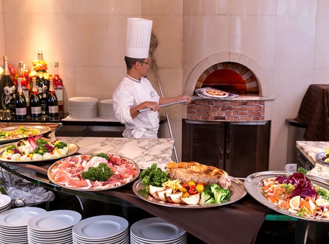 肉も魚もWメイン　充実内容