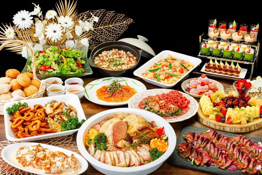 【忘年会】旬の料理全11品シーズンセレクションコース＋生ビール含む90種類飲み放題｜会場費・映像音響設備費込み
