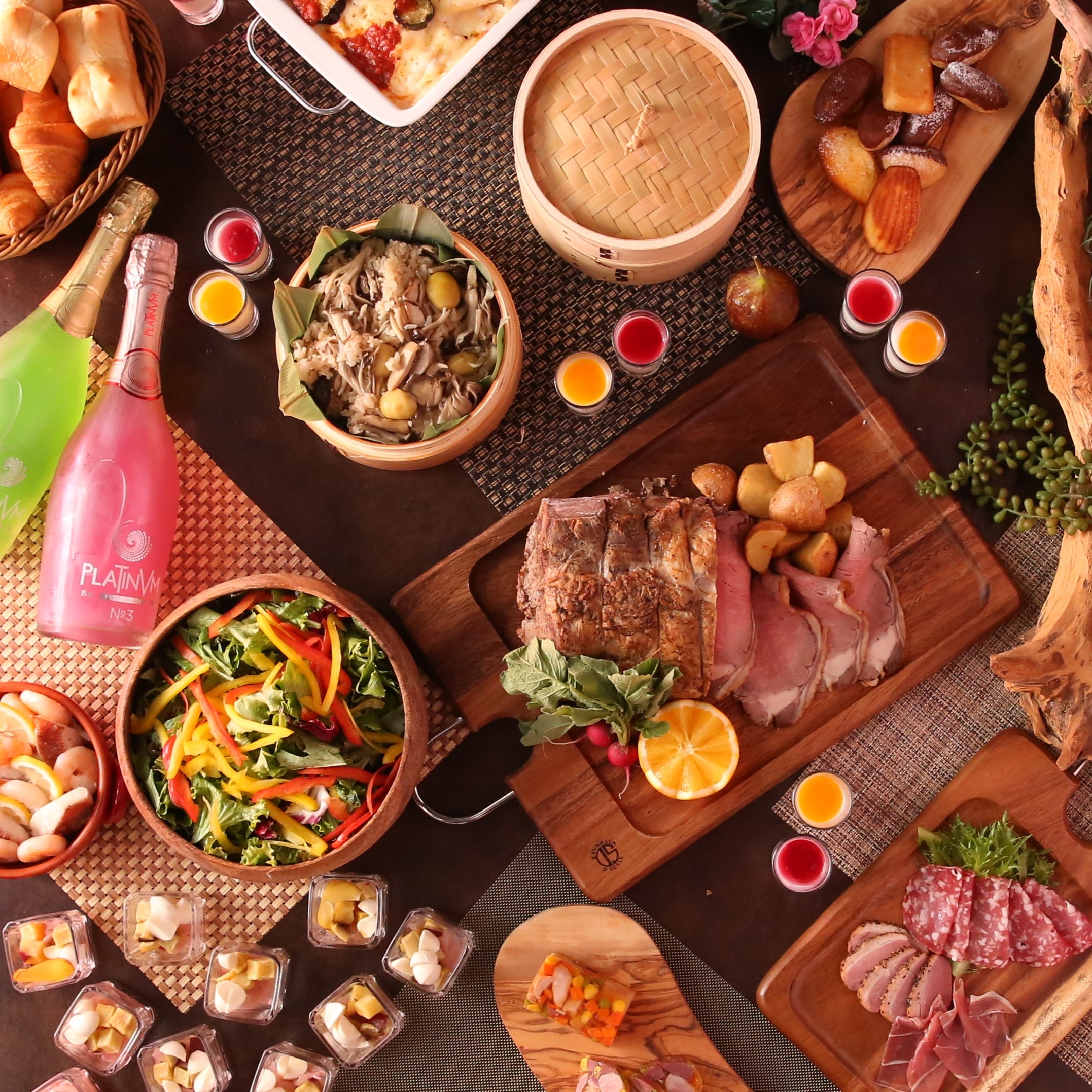 《18時～夜開催》貸切宴会～ガッツリ満腹プラン～料理13品ビュッフェ+選べる飲み放題+開催特典