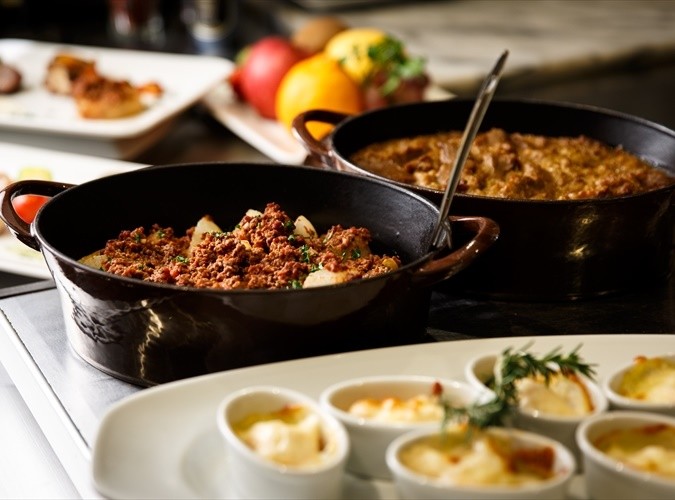 ■ビュッフェ＋フリードリンク■　季節を彩るビュッフェスタイル