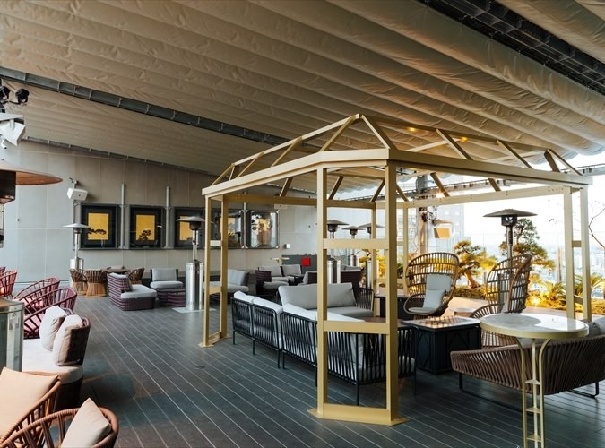 CÉ LA VI RESTAURANT & SKY BAR