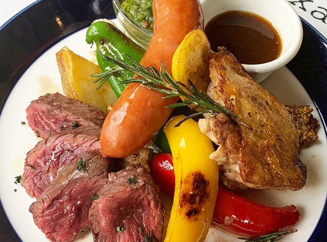 【豪華★十勝牛サーロイン炭火焼きなど全9品】ビュッフェ＋フリードリンク2時間