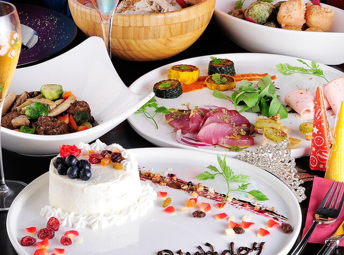 【特典1つ＆選べるオプション付き♪】お料理7品＋乾杯用ドリンク＆90種類以上飲み放題