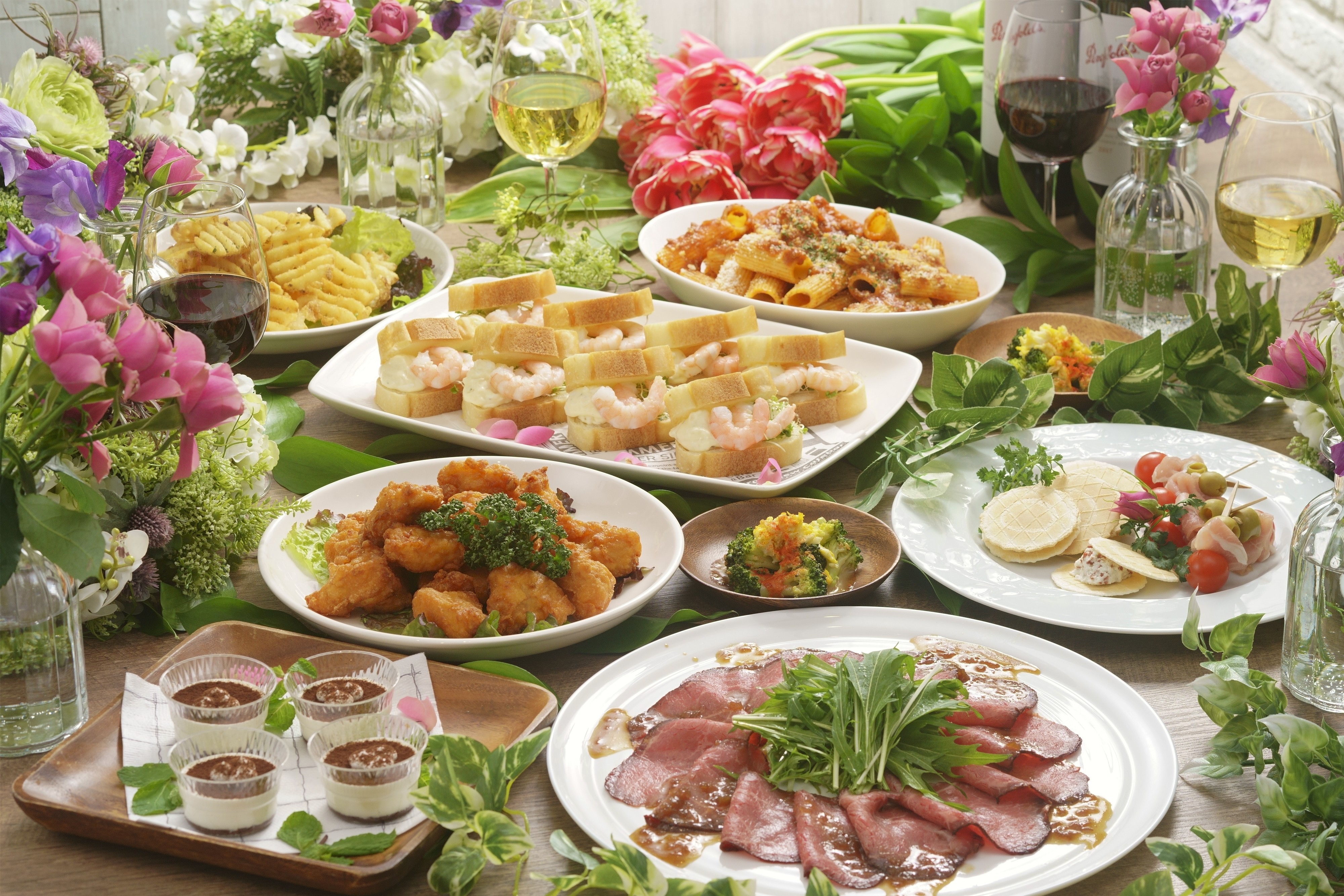 20日前限定プラン　月〜木曜（祝日除く）【2時間飲み放題】スタンダードプラン＜9品＞会場3時間込 最低保証金額: 165,000円(税込)～