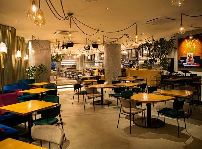 渋谷・MIYASHITA PARKのNEW LIGHT 店内