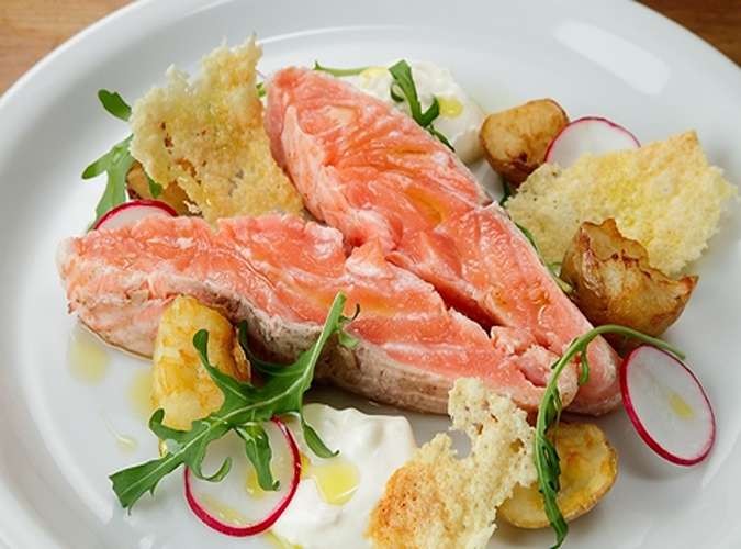 充実の11品！自慢のローストビーフ、ケーキも味わえる特別プラン