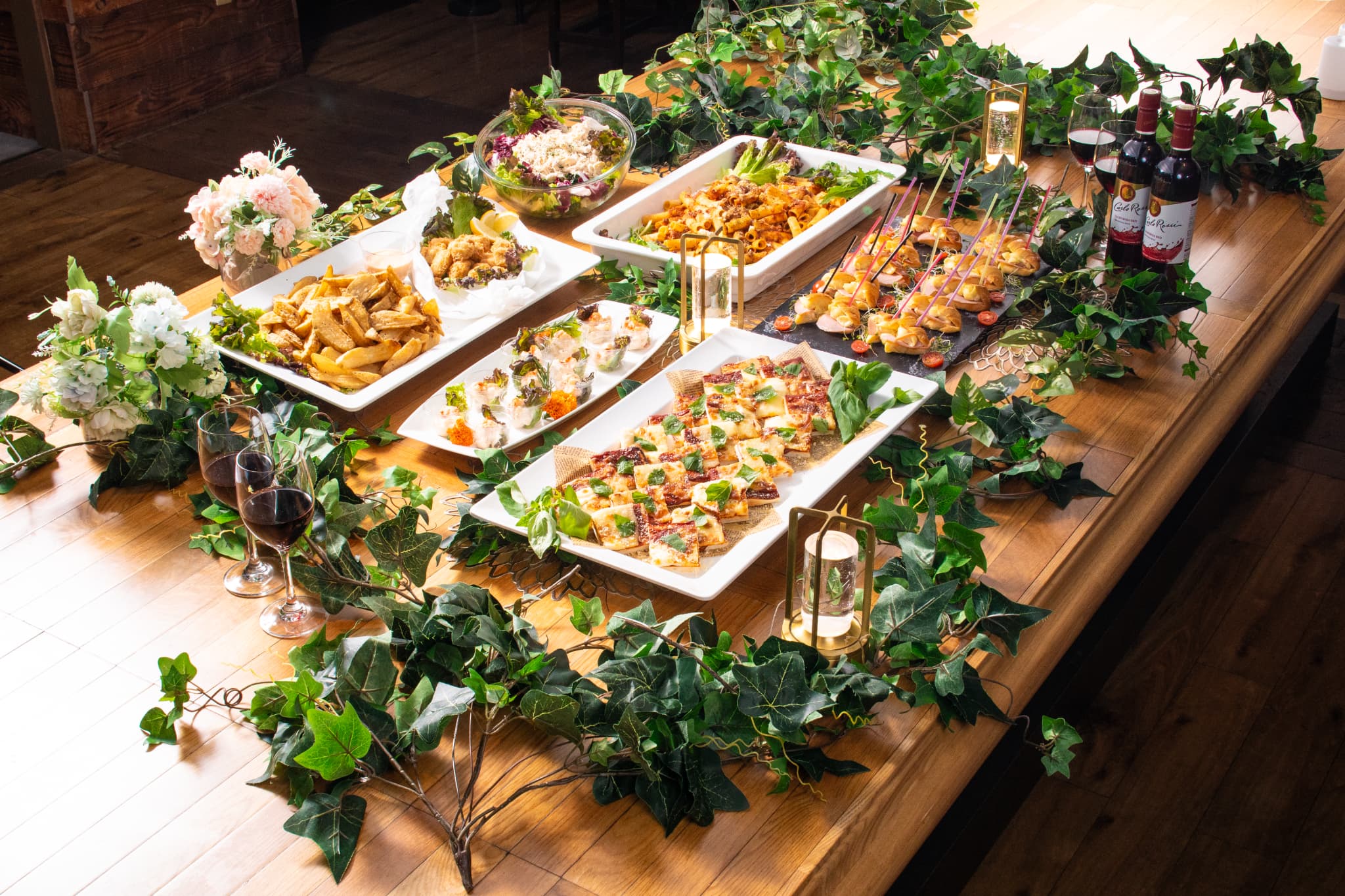 金土日祝【2時間飲み放題】プティビュッフェ＜7品＞会場3時間込 最低保証金額:660,000円(税込)～