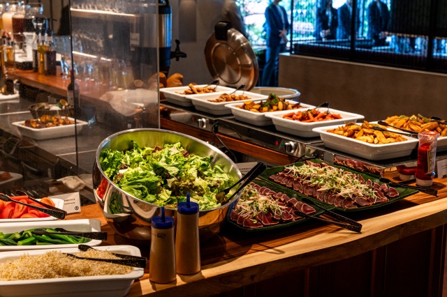 忘新年会や歓送迎会などにおすすめ！ 【鮭ハラス・黒毛和牛ロースト＆選べる貸切2時間パーティープラン9,050円】