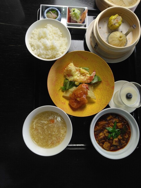 平日ランチ限定、豪華大陸菜　人気料理がお楽しみいただける　１プレートランチ　※コースではございません。ご膳でのご提供となります。　2,800円　※団体様ご利用可能です。